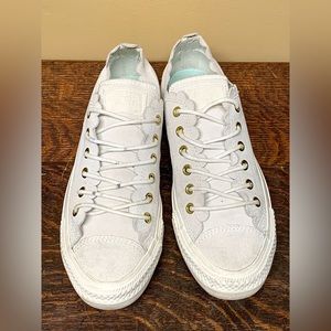 Women’s 7 Scalloped Egret Suede Converse All Star Chuck Taylor Sneakers Shoes